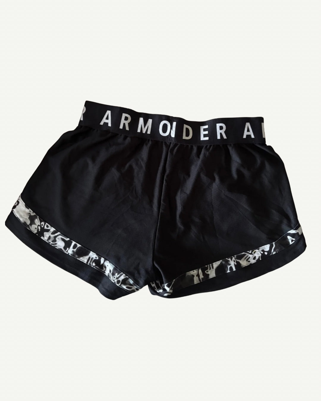 Short deportivo Under Armour camuflado